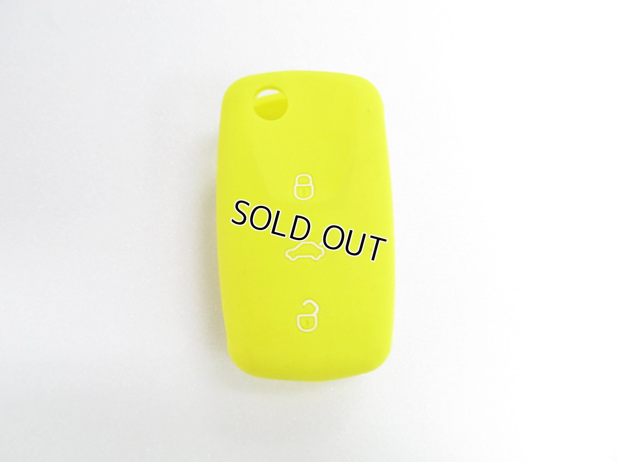画像2: US VW純正 シリコンキーカバー VWロゴ (イエロー) (2)