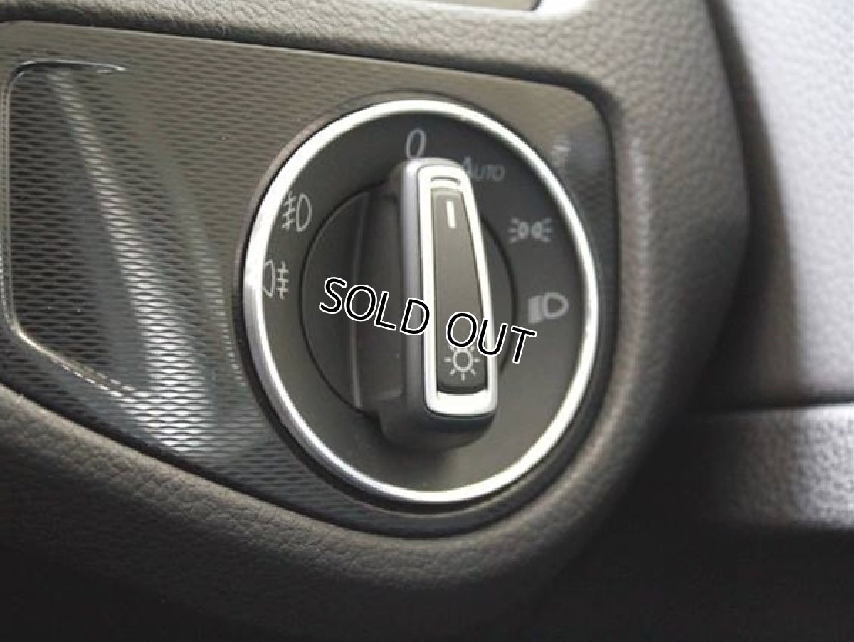 画像2: AutoStyle アルミヘッドライトスイッチリング for VW (2)