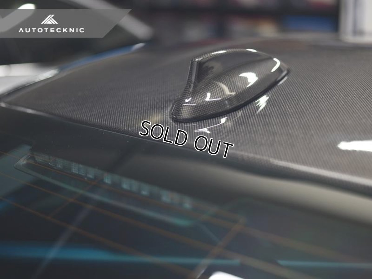 画像2: AUTOTECKNIC カーボンルーフアンテナカバー for BMW F22/F30/F32/F36/F87/F80/F82 (2)