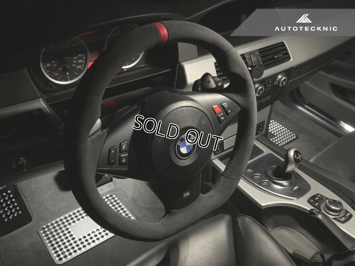 画像2: AUTOTECKNIC M ボタン for E60(M5)E63/E64(M6)モデル (ブライトレッド) (2)