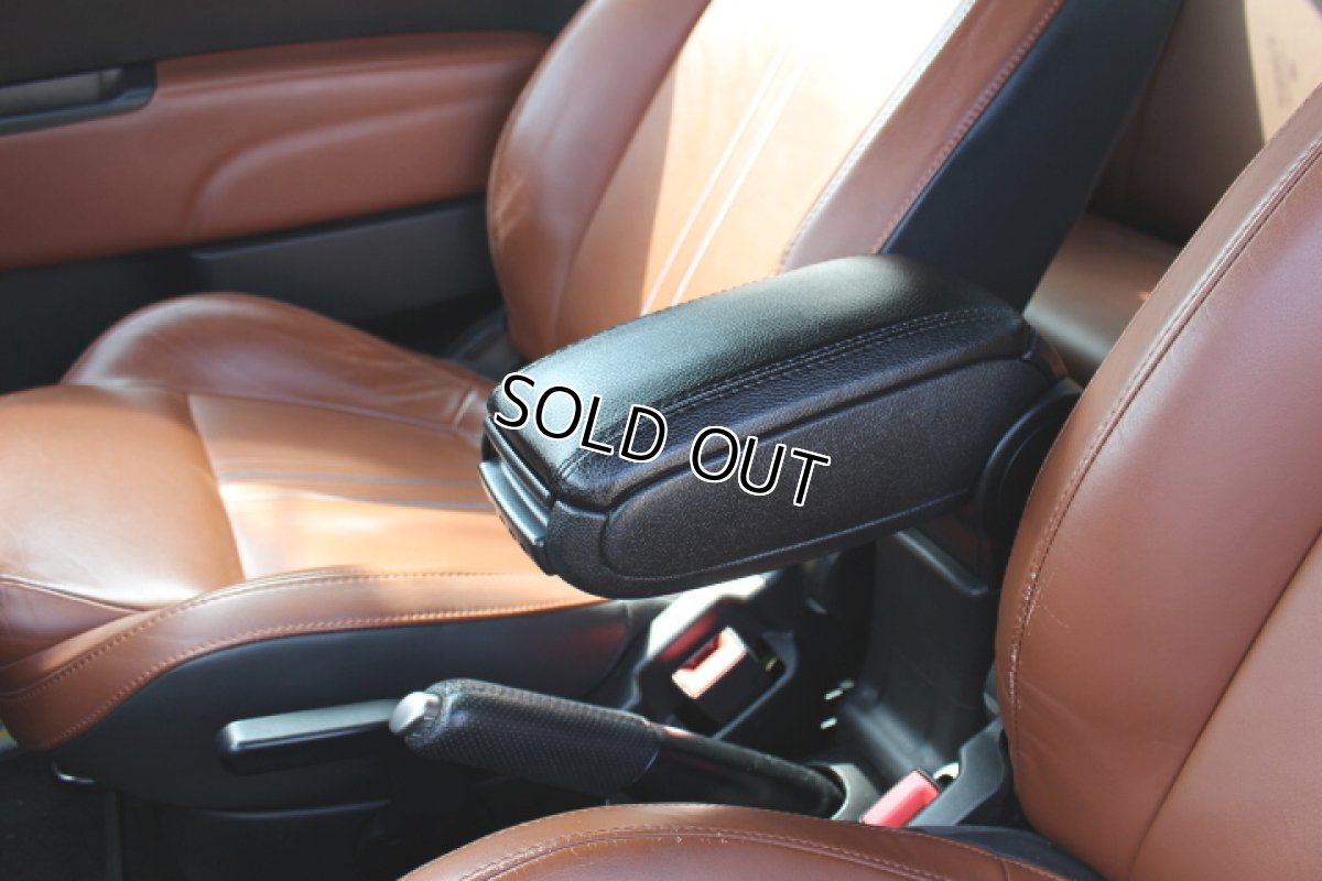 画像5: OMTEC アームレストコンソール  for Peugeot208 (5)