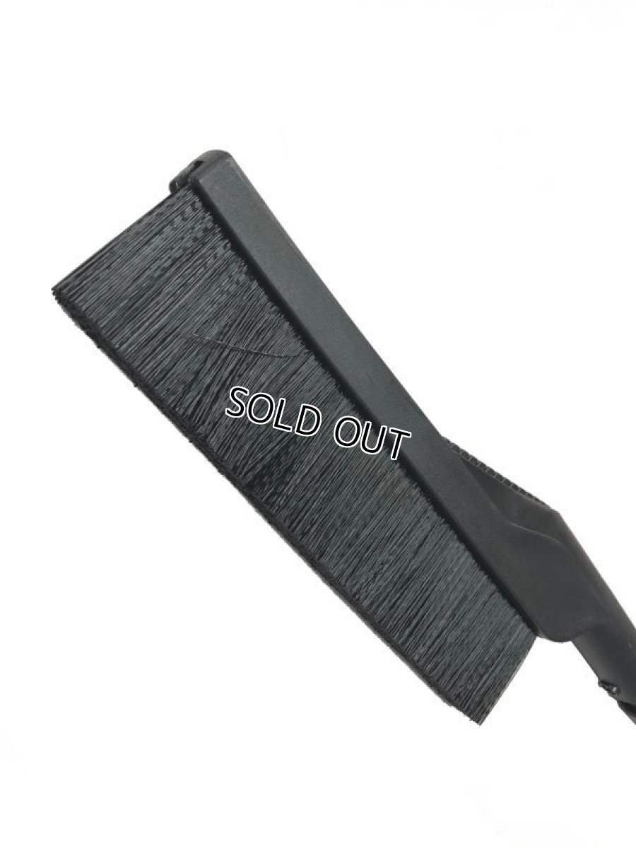 画像2: VW アイススクレーパー・スノーブラシ (VW Ice Scraper Snow Brush) (2)
