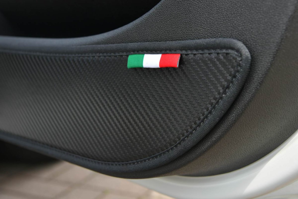 画像2: core OBJ Carbon Tone Door Kick Guard for ABARTH595.695/FIAT500 (2)