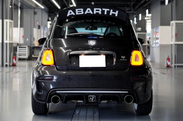 アバルト フィアット純正 後期左右テールレンズ、ヒビありカスタムベース部品取りに Autostye LEDテールレンズ for FIAT500 ＆ ABARTH595/695