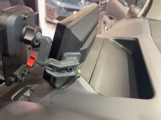 画像2: ASSO x GRU　スマートフォンホルダー＆ベース　for Berlingo/Rifter/Doblo（フェイスリフト後） (2)