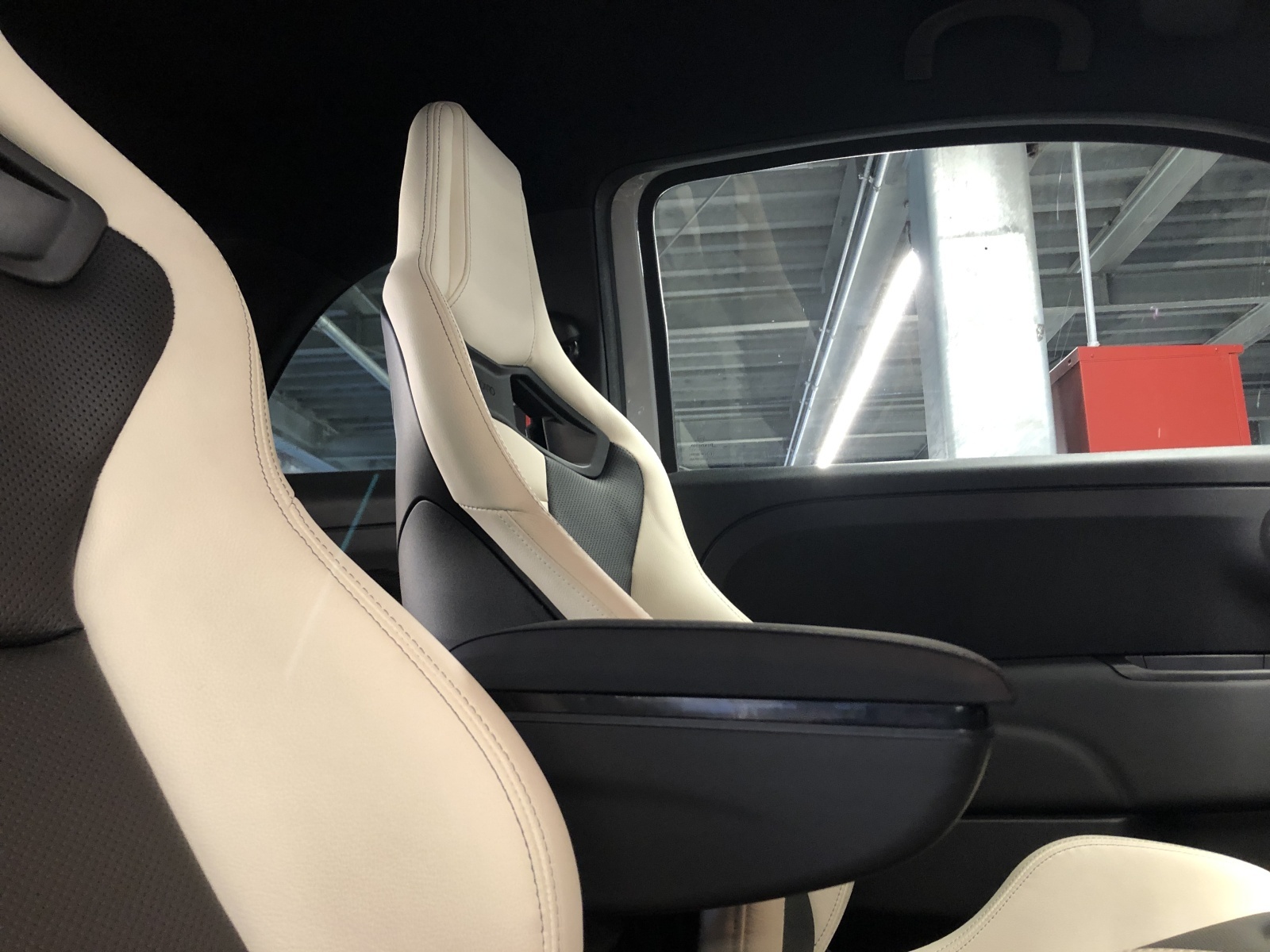 【予約受付中】OMTECアームレスト for FIAT500 ABARTH500/595/695