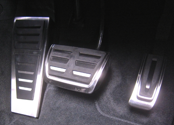 balance it フットレストカバー for Audi A4/A5/Q5
